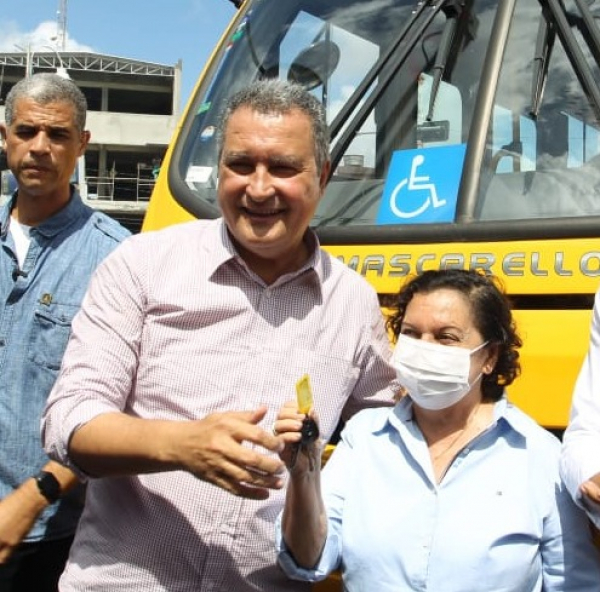 Rui autoriza obras na BA-084 e anuncia nova escola estadual em Conceição do Jacuípe