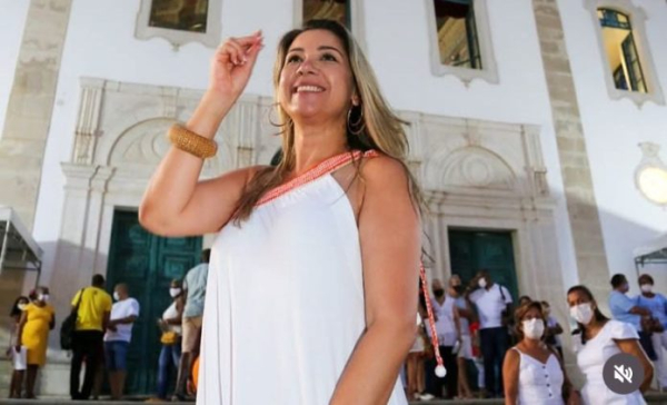 SANTO AMARO: Prefeita Alessandra Gomes afastada do cargo pela Câmara Municipal