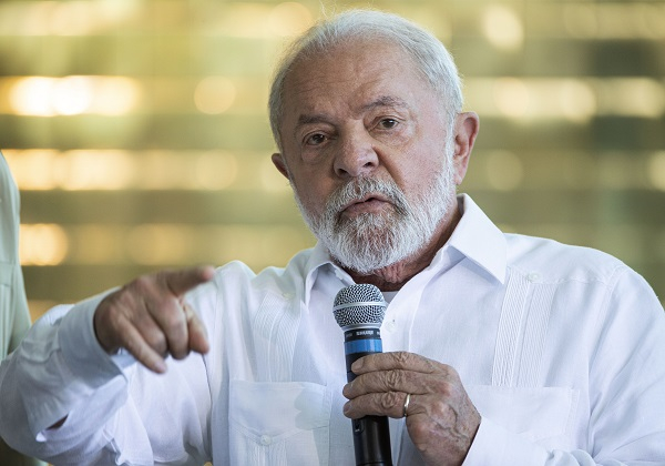 Se meta de inflação está errada, muda-se a meta’, diz Lula