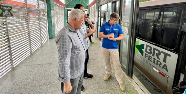 Secretário de Mobilidade de Salvador conhece a operação do BRT de Feira