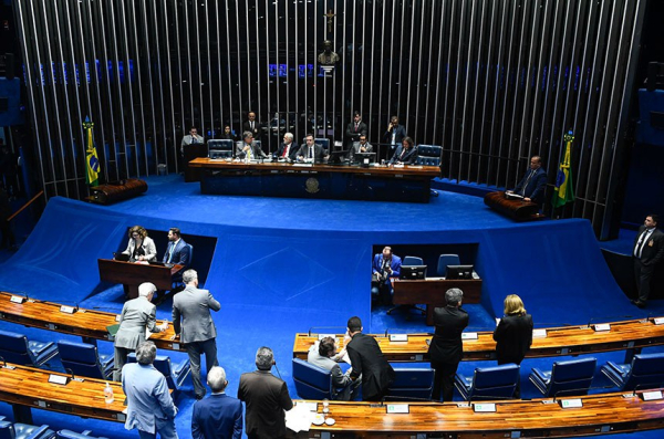 Senado aprova recursos para regularizar favelas e áreas de invasão