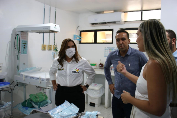 Sesab entrega equipamentos, medicações e ambulância para atender pacientes do Hospital Materno Infantil e UPA de Juazeiro