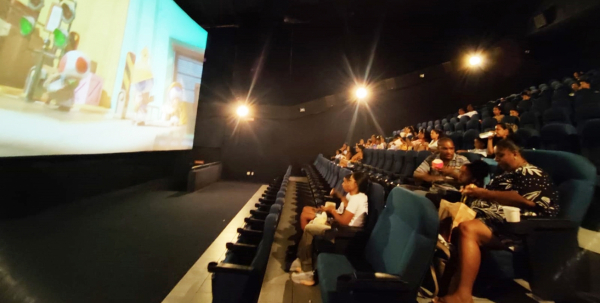 Sessão de cinema adaptada para autistas agradam crianças atendidas pelo Centro de Referência