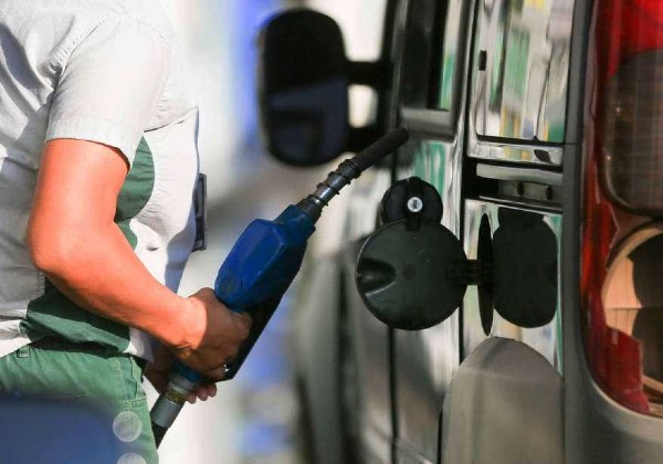 Sindicombustíveis relata aumento de gasolina e diesel na refinaria