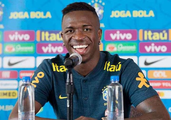 Vinicius Júnior brilha e Brasil derrota Paraguai na Copa América