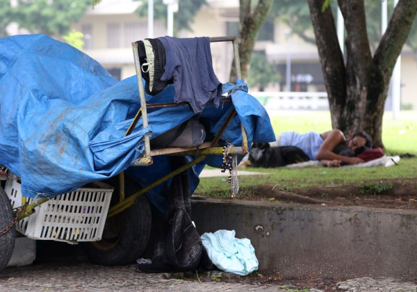 Violações contra pessoas em situação de rua crescem 24% até abril, diz ministério