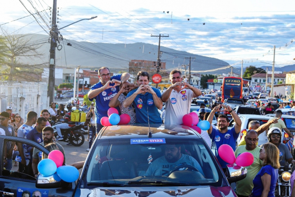 Zé Cocá lidera carreata histórica em Jequié e povo confirma que quer mudanças