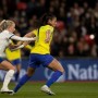 Seleção marca no fim, mas perde Finalíssima feminina nos pênaltis